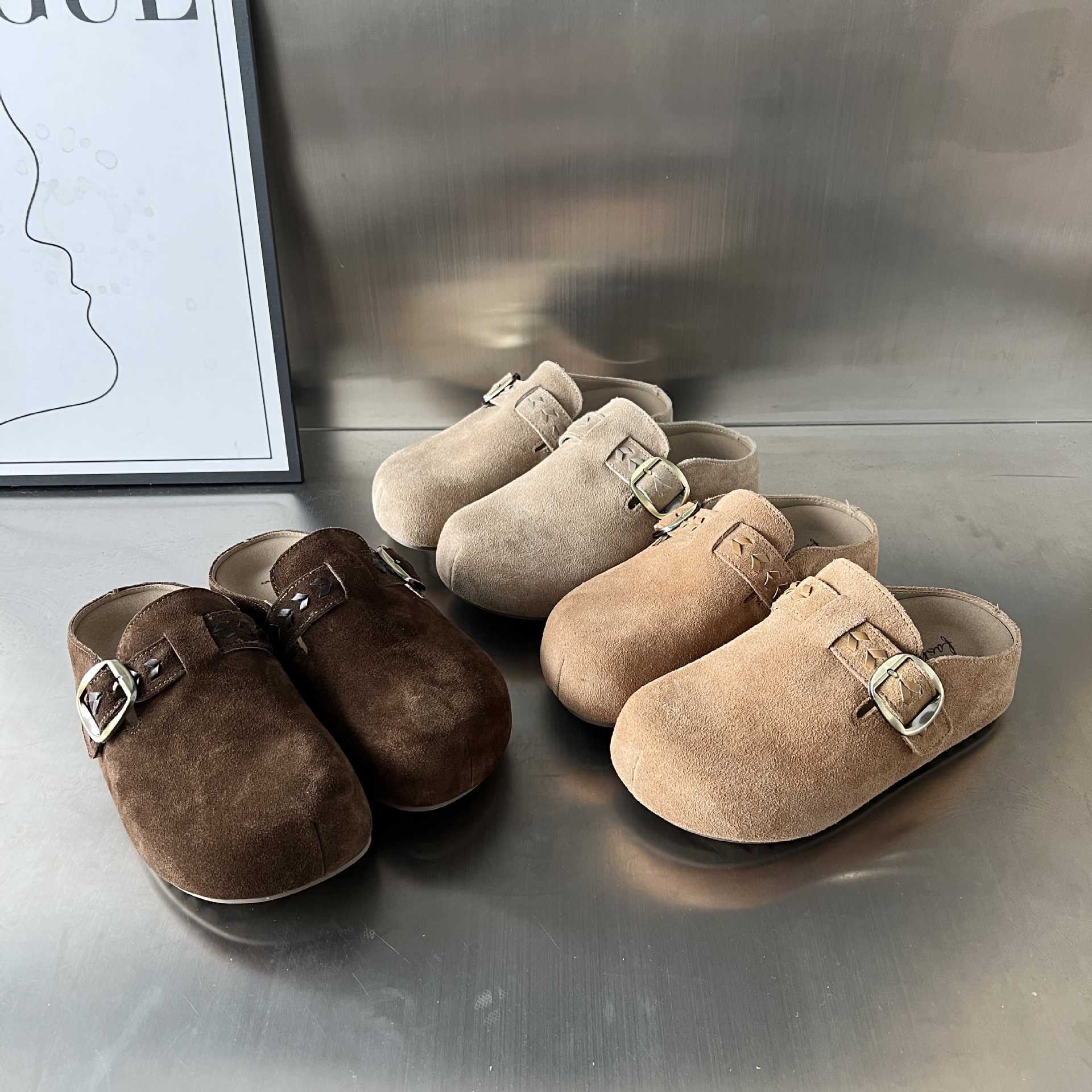 Damen Clogs aus hochwertigem Wildleder mit praktischer Schnallenverzierung R&B