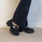 Damen Bequeme Slipper mit stylischem Kreuzband und dicker Profilsohle R&B
