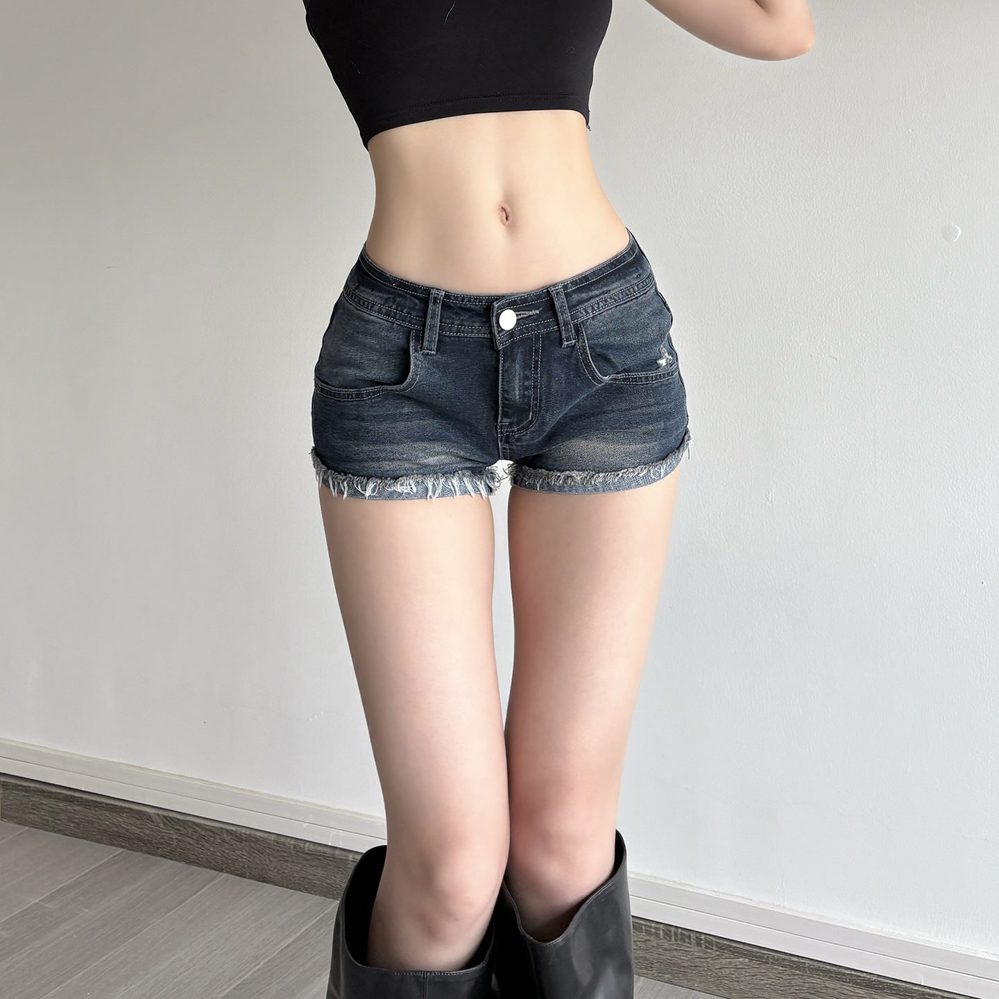 Damen Denim-Shorts mit ausgefranstem Saum R&B
