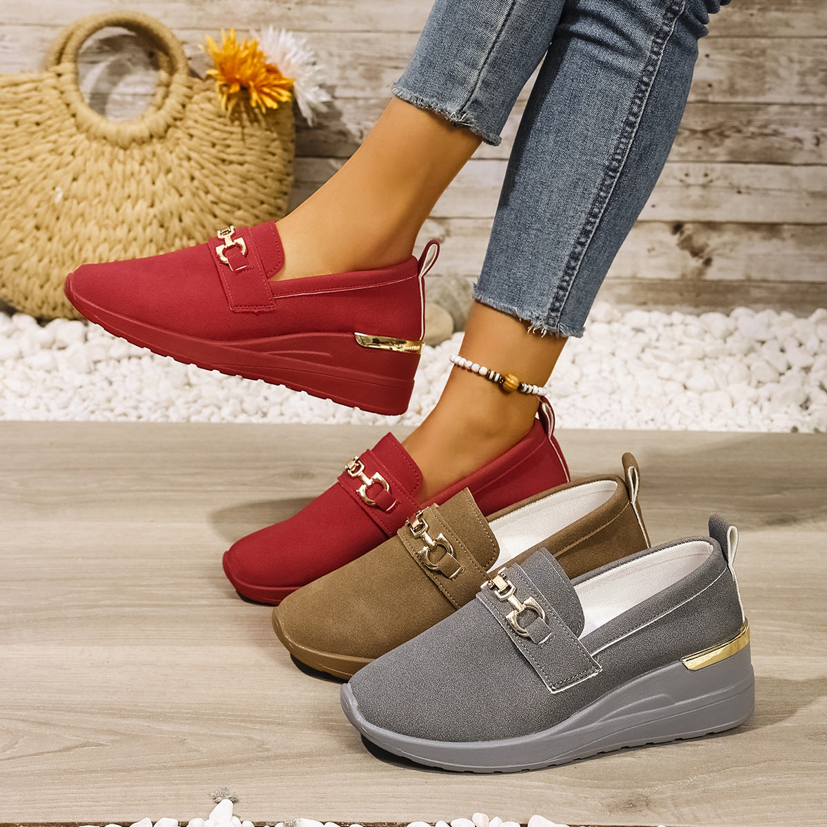 Damen Slip-On Sneakers mit modischem Dekor und dämpfendem Fußbett R&B