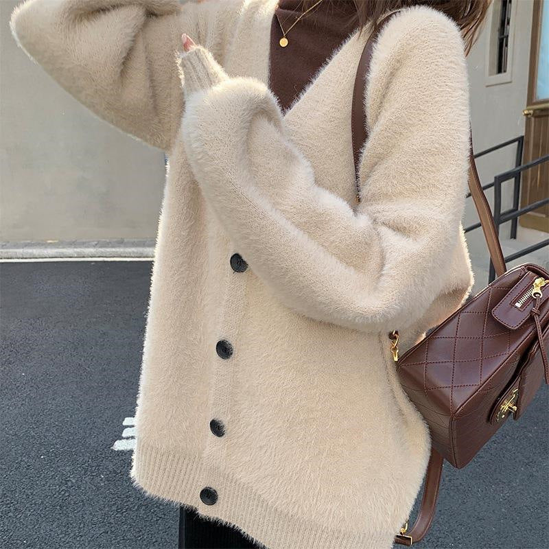 Damen kuschelige Strickjacke mit großen Knöpfen und komfortablem Schnitt R&B