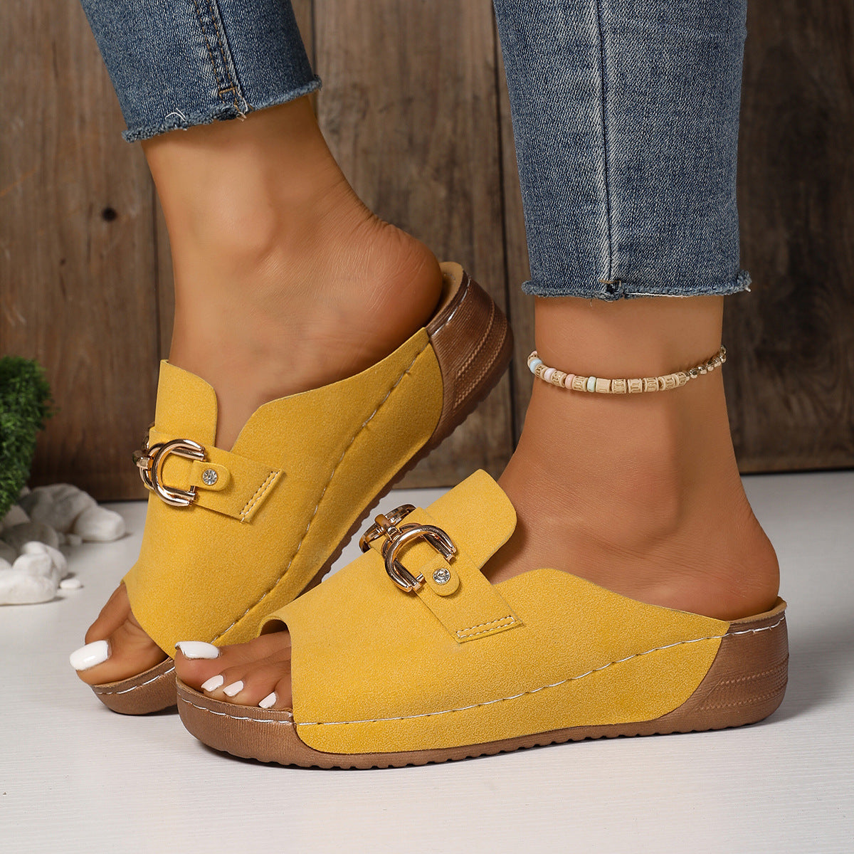Damen Komfortable Mules mit modischem Schnallen-Detail und anatomischem Fußbett R&B