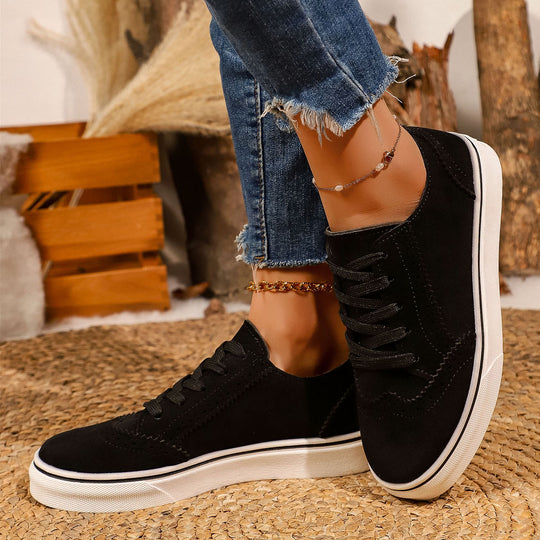 Damen Modische Sneakers mit hochwertigem Wildleder-Obermaterial und stilvollen Details R&B