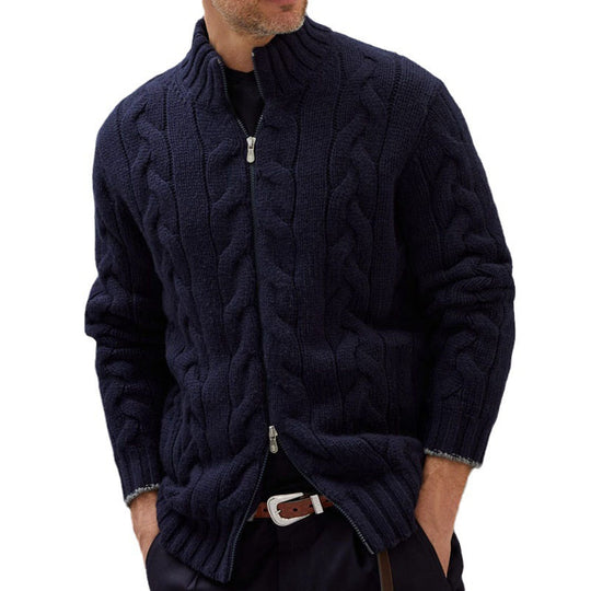 Herren Strickjacke mit dekorativem Zopfdesign und hohem Stehkragen R&B