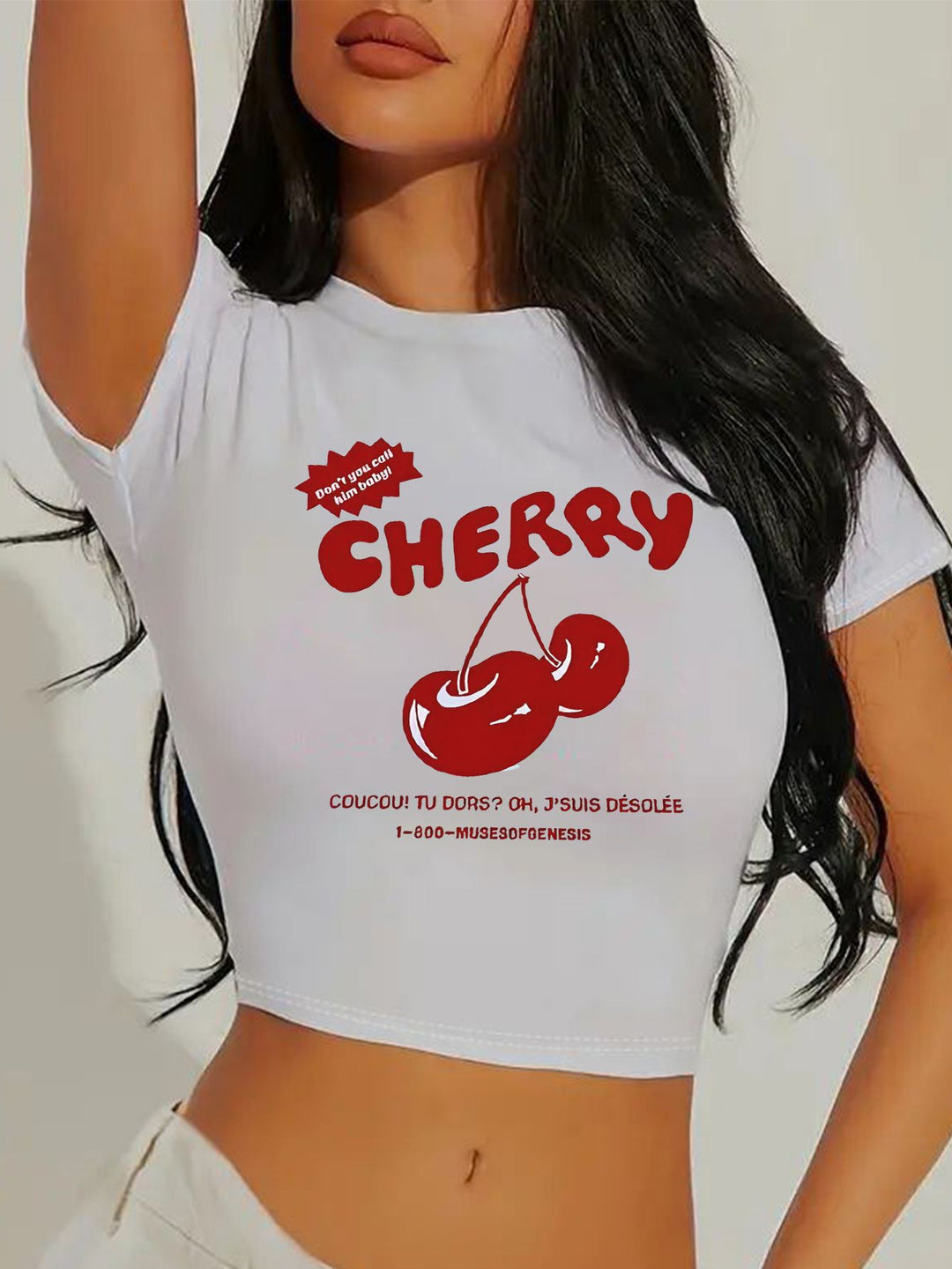 Damen Crop-T-Shirt mit animalistischem Lippenmotiv und auffälligem Schriftzug R&B