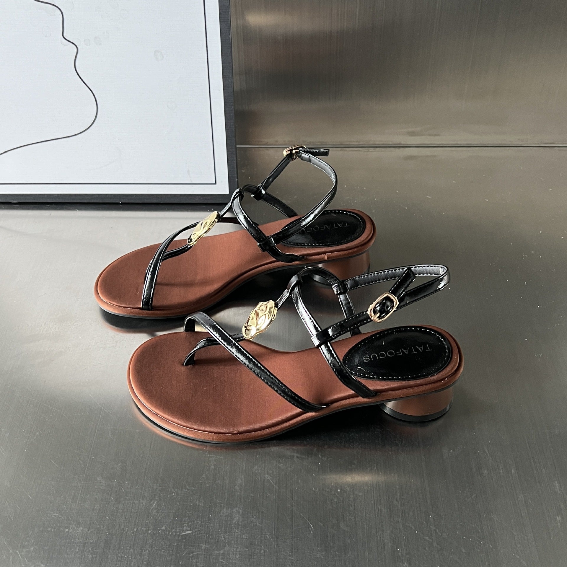 Damen Elegante Sandalen mit kostbaren Verzierungen und komfortablem Absatz R&B