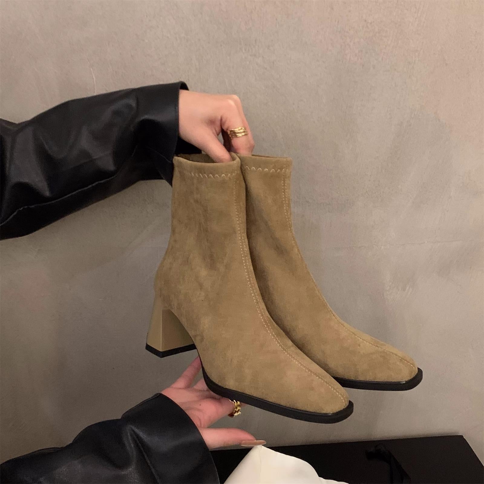 Damen Elegante Ankle Boots mit Hochwertigem Veloursleder und Robuster Blockabsatz R&B