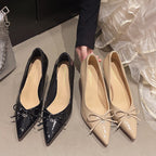 Damen stilvolle und elegante spitze Pumps mit Schleifen-Detail