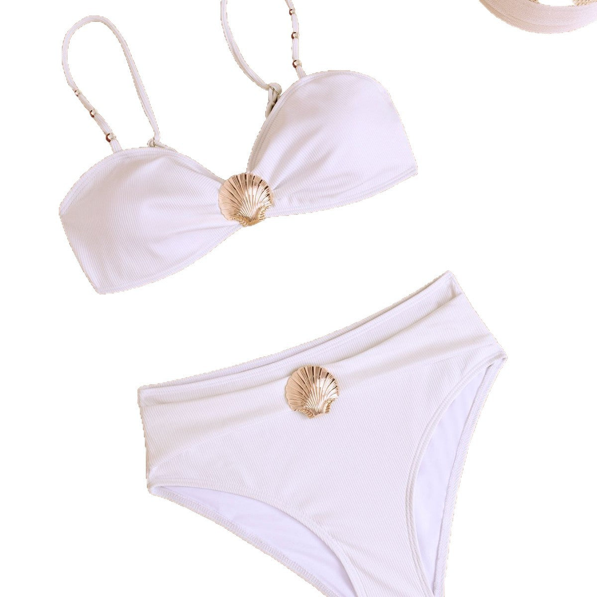 Damen Hochgeschnittener Bikini mit glamourösen Muschel-Details