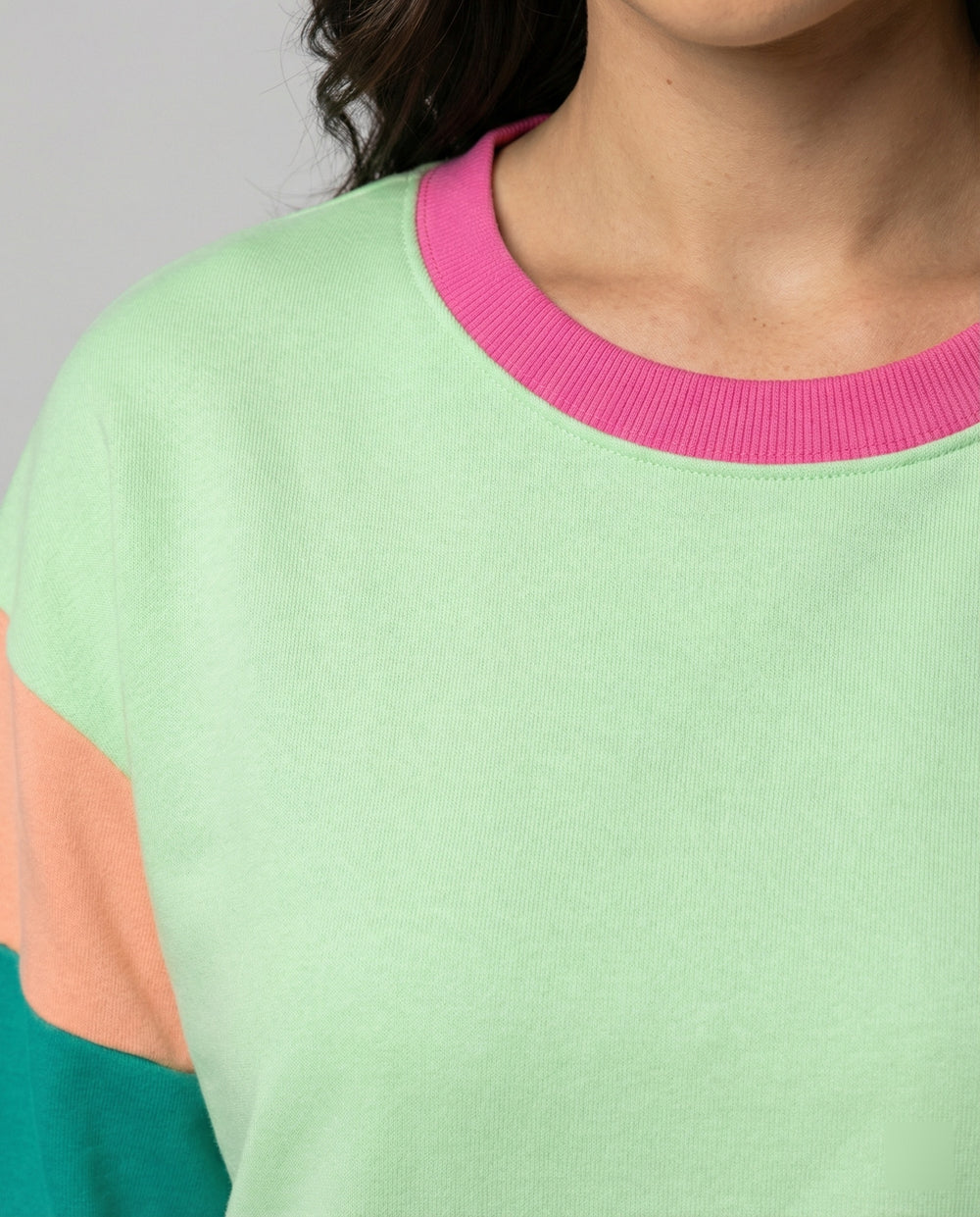 Damen lässiger Sweatshirt mit kontrastierenden Ärmeln R&B
