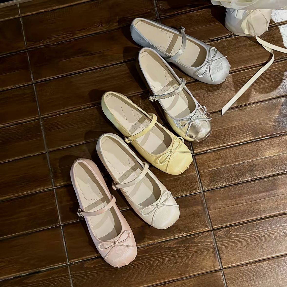 Damen Ballerinas mit elegantem Glanz und verspieltem Schleifen-Detail R&B