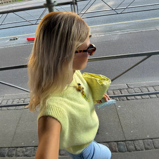 Damen Stricktop mit luftiger Passform und feinen Rippdetails R&B