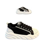 Damen Sportliche Sneaker mit texturierter Oberfläche und dämpfender Sohle R&B