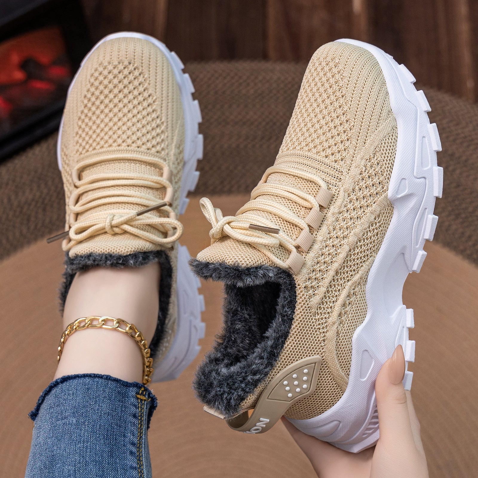 Damen warme Sneakers mit flauschigem Innenfutter und rutschfester Sohle R&B