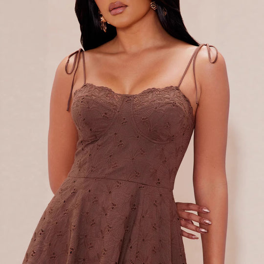 Damen Verspieltes Sommerkleid mit feinen Spitzenakzenten und verstellbaren Spaghetti-Trägern R&B