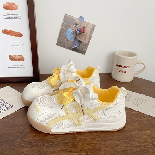 Damen Sneakers mit innovativem Schnürsystem und atmungsaktiver Oberflächenstruktur R&B