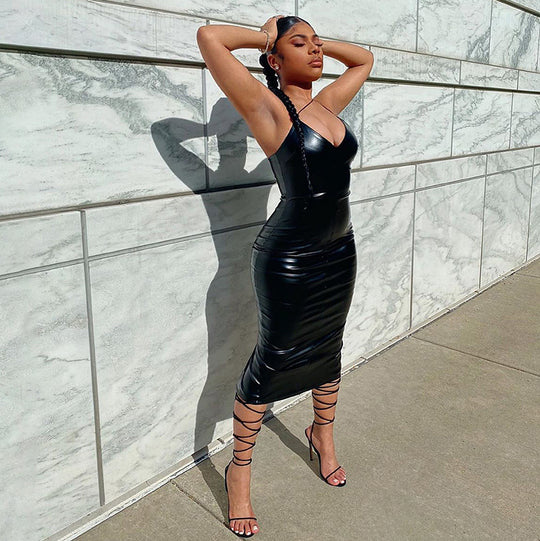 Damen Figurnahes Lederkleid mit Spaghettiträgern und schickem Schlitz R&B