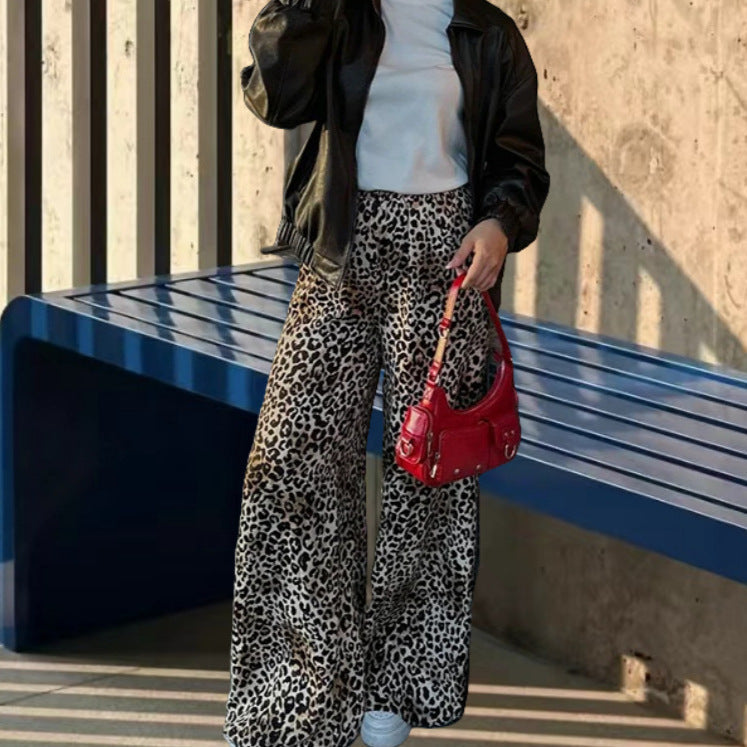 Damen Weite Leoprint-Hose aus fließendem Material R&B