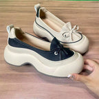 Damen Sleek Casual Slipper mit ausgeprägter Plateau-Sohle und modischem Bindegarn