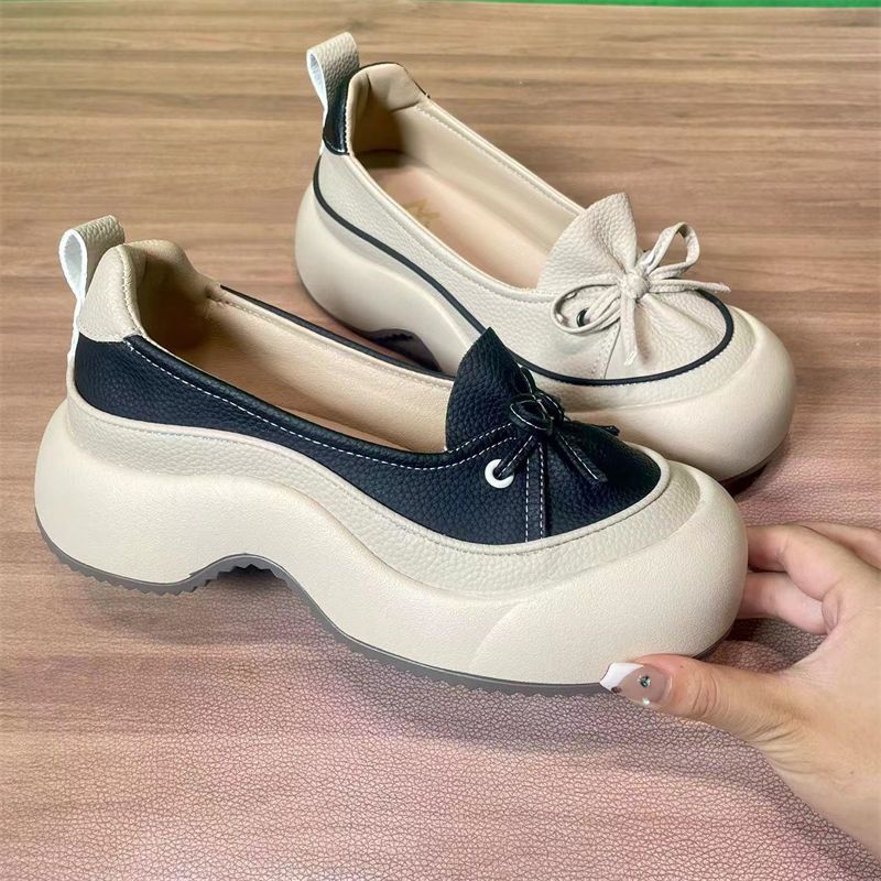 Damen Sleek Casual Slipper mit ausgeprägter Plateau-Sohle und modischem Bindegarn