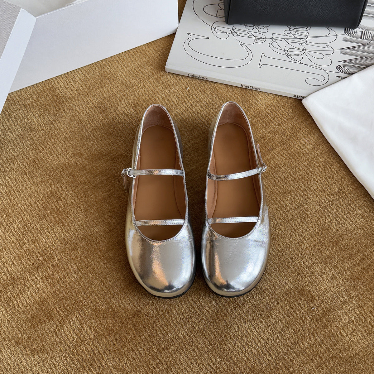 Damen Elegante Ballerinas mit modischem Riemchen und schimmerndem Obermaterial R&B