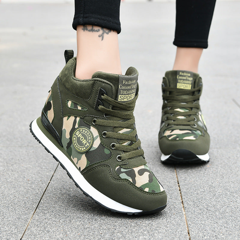 Damen Sportliche High-Top Sneakers im Camouflage-Design