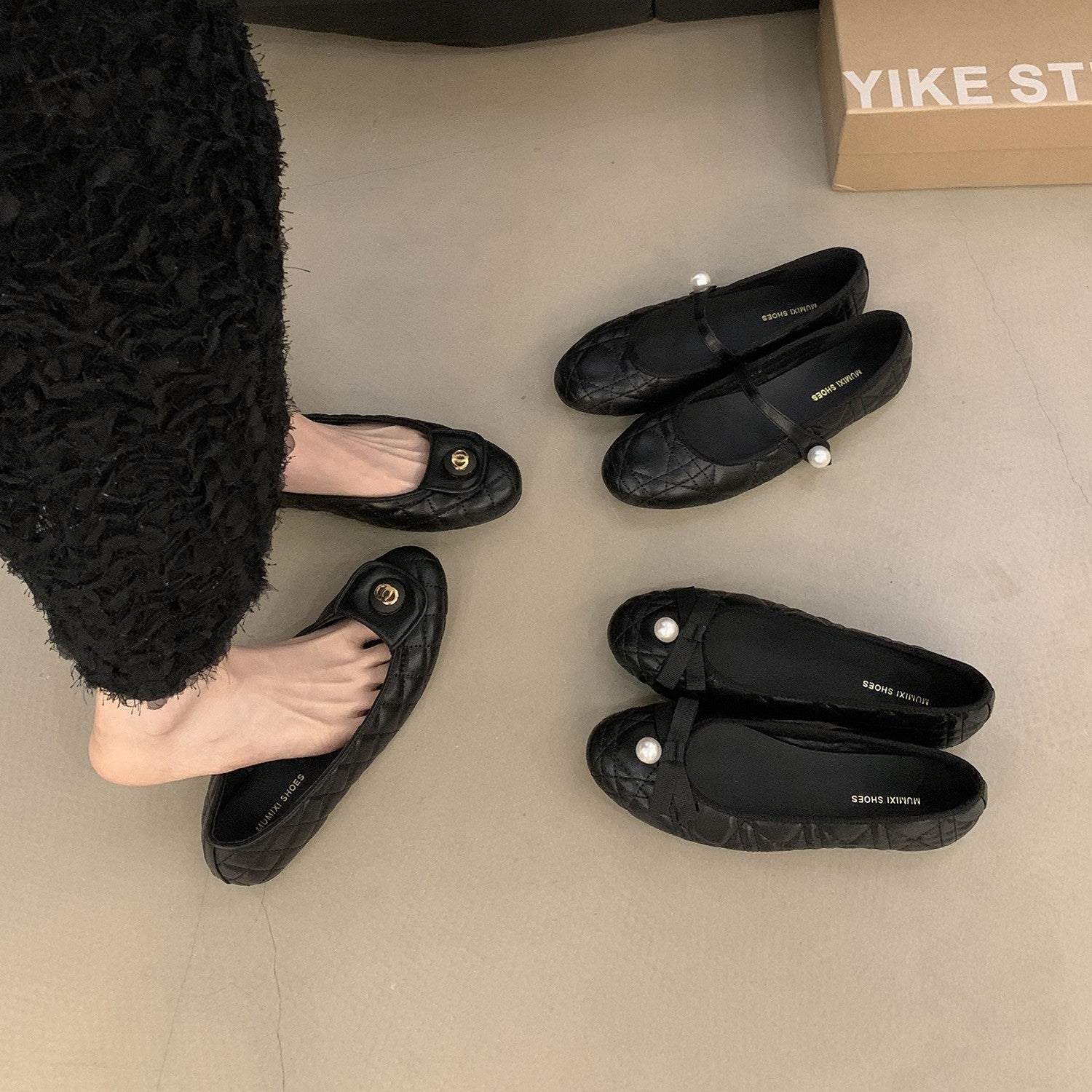 Damen elegante Ballerinas mit klassischem Schnitt und trendiger Zierborte R&B