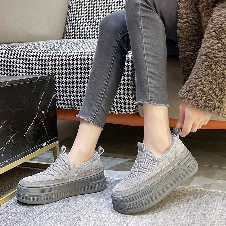 Damen Bequeme Slip-On Sneakers mit isolierendem Innenfutter und rutschfester Sohle R&B