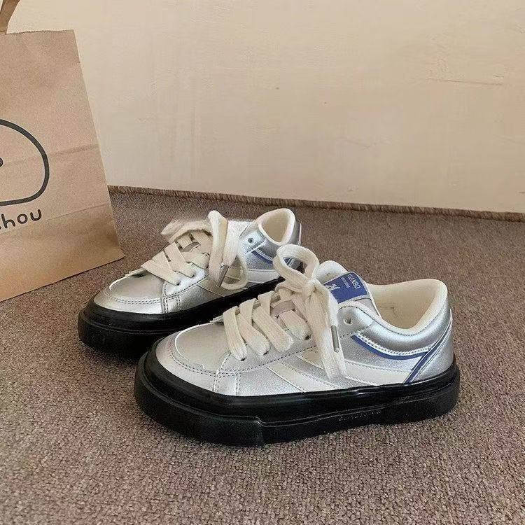 Damen Sportliche Sneaker mit atmungsaktivem Obermaterial und robustem Sohlenprofil R&B