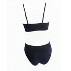 Damen Bandeau-Bikini mit dekorativer Blütenapplikation und elegantem Schnitt