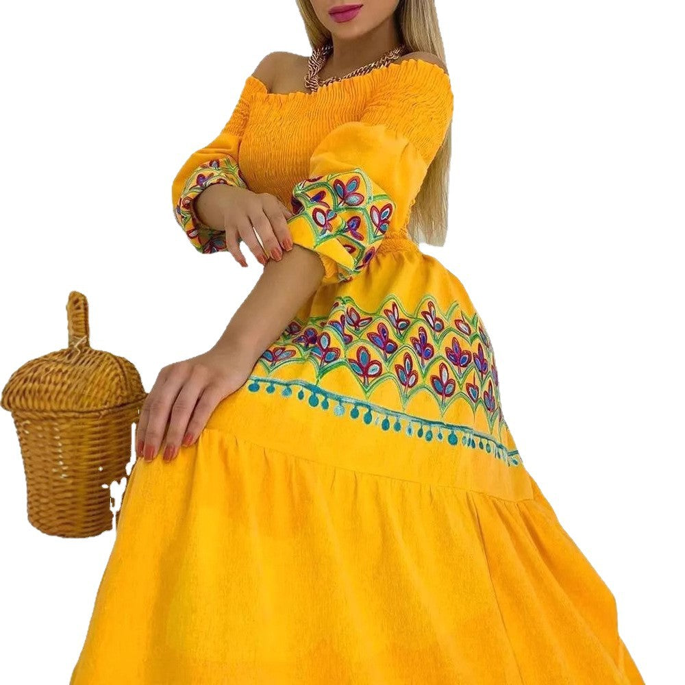 Damen Boho-Maxikleid mit schulterfreiem Design und verspieltem Stickereidetail EB