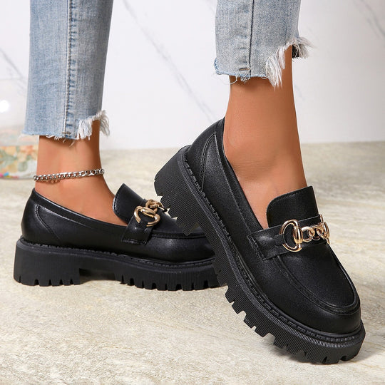 Damen nan robuste Loafer mit profilierter Traktorsohle und dekorativer Metallketten-Applikation R&B