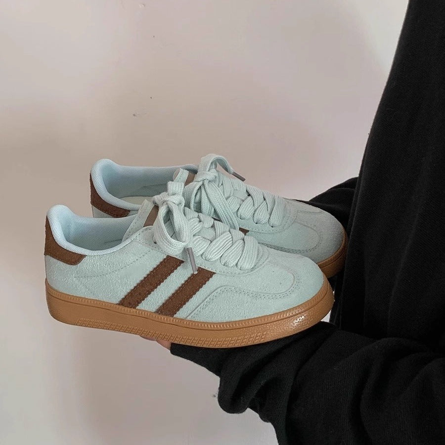 Damen Sneakers mit weichem Obermaterial und trendigen Farbakzenten