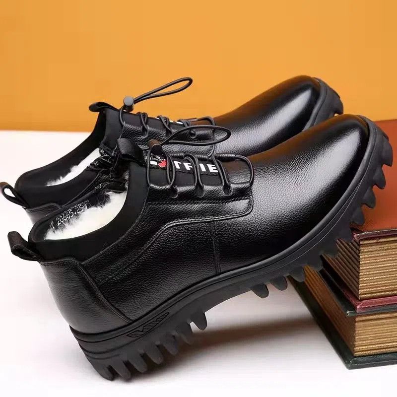 Damen Komfortable Winterstiefel mit rutschfester Profilsohle und isoliertem Innenfutter R&B