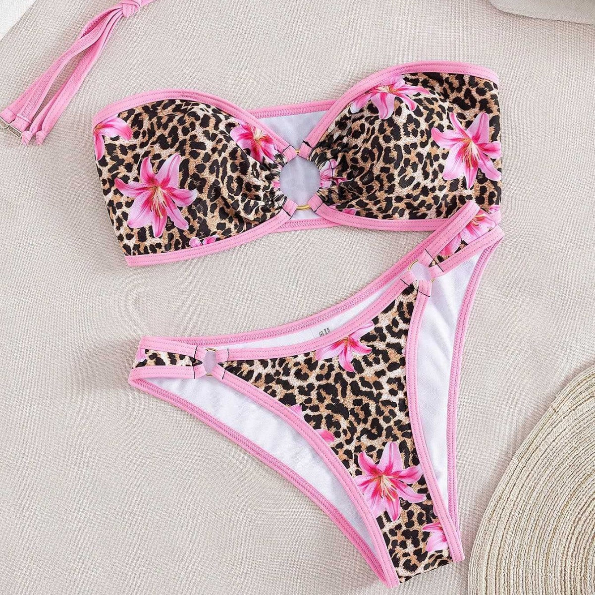 Damen Bandeau-Bikini mit modischem Leopardenmuster und dekorativen Ringuhr R&B