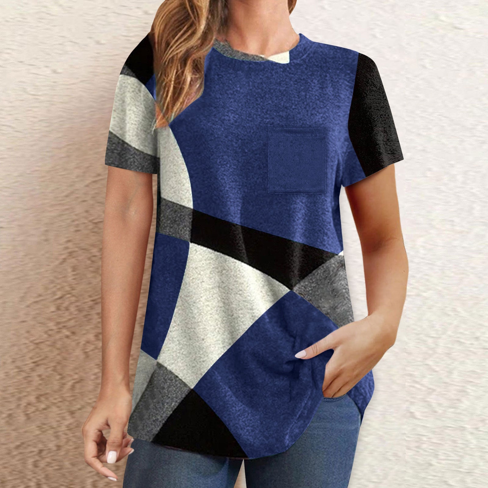 Damen T-Shirt mit modernem geometrischen Design und praktischer Brusttasche R&B