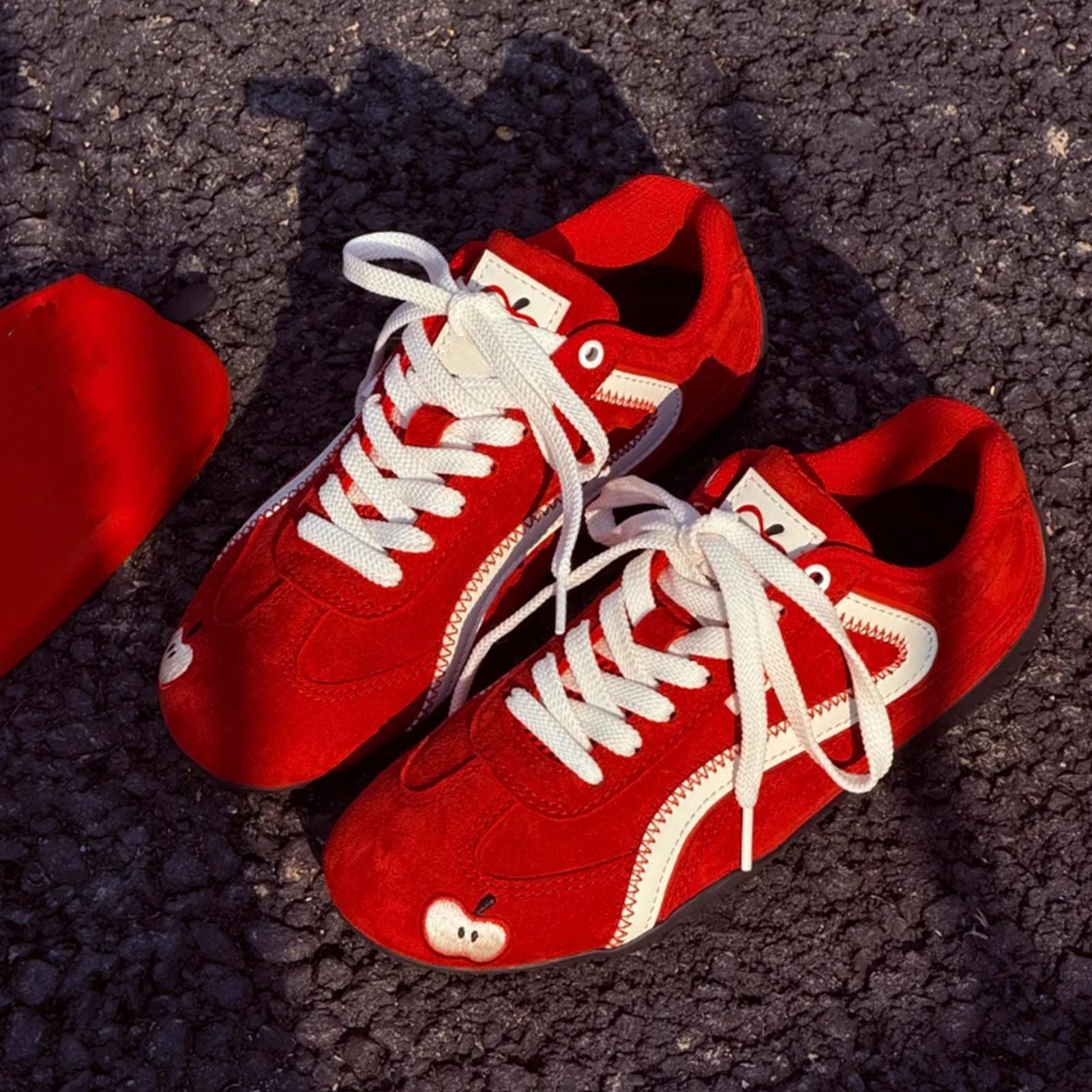 Damen Sportschuhe im Retro-Stil von