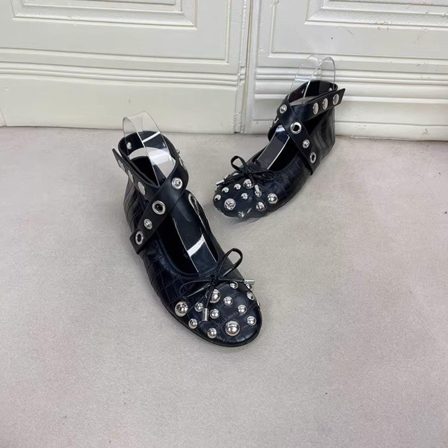 Damen Designer-Ballerinas mit innovativem Riemen- und Applikationsdesign R&B