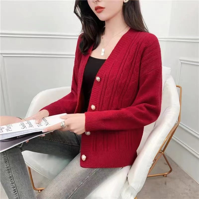 Damen Strickjacke mit elegantem Zopfmuster und hochwertigen Knopfdetails R&B