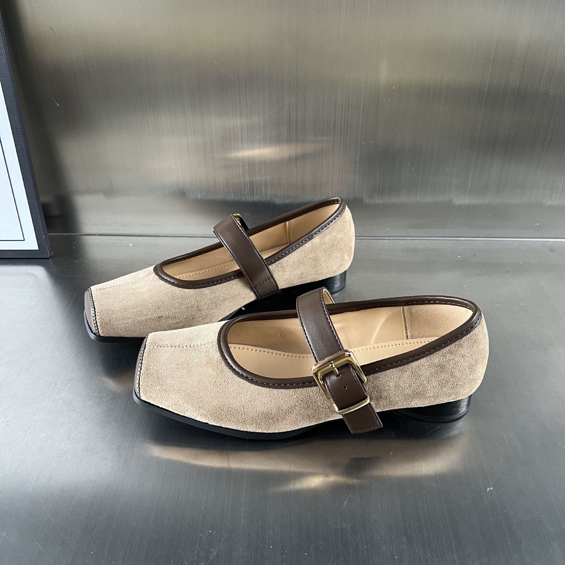 Damen elegante Slipper mit modischer Riemenverzierung und hochwertiger Veloursoberfläche R&B