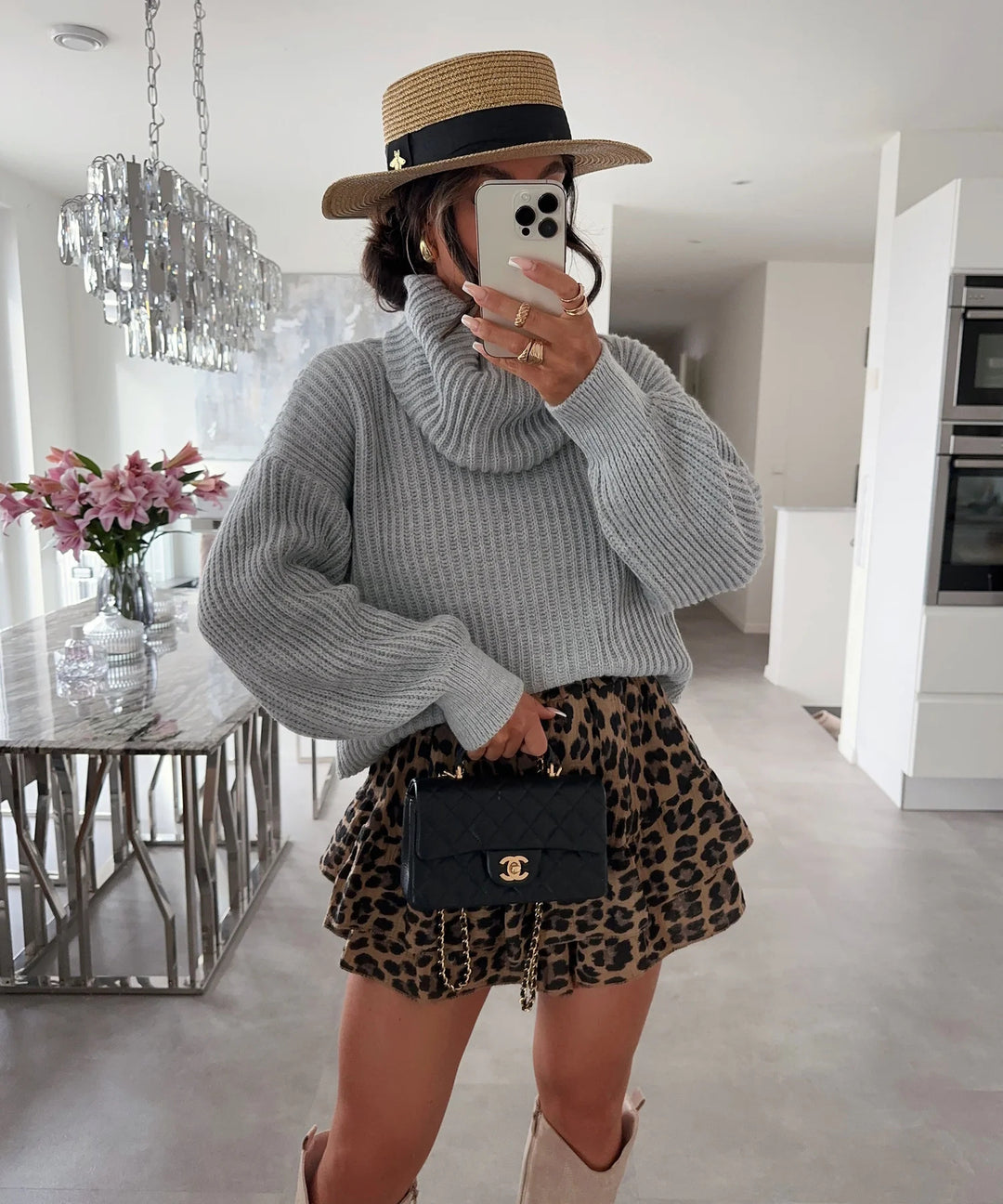 Damen Strickpullover mit hohem Kragen und voluminösen Ärmeln R&B
