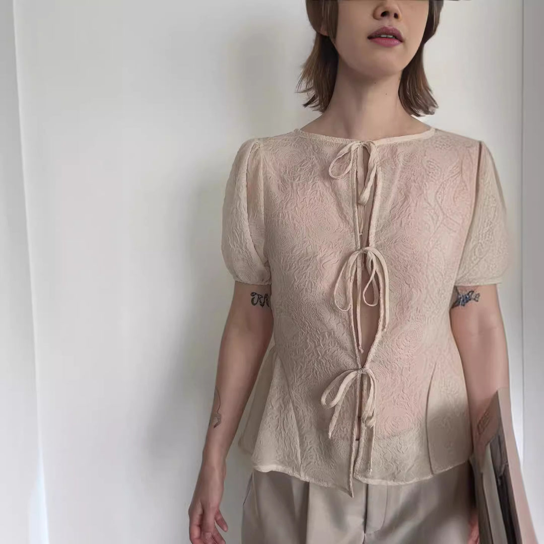 Damen Bluse mit dekorativen Schnürdetails und luftigen Ärmeln R&B