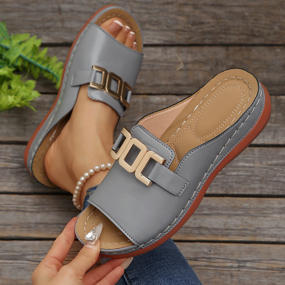 Damen Bequeme Schlupfsandalen mit modischem Schnallen-Detail EB