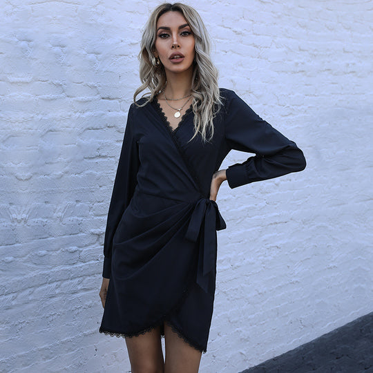 Damen Wickelkleid mit eleganten Spitzenakzenten und taillierbarem Gürtel R&B