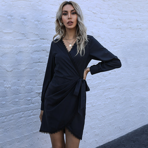 Damen Wickelkleid mit eleganten Spitzenakzenten und taillierbarem Gürtel R&B