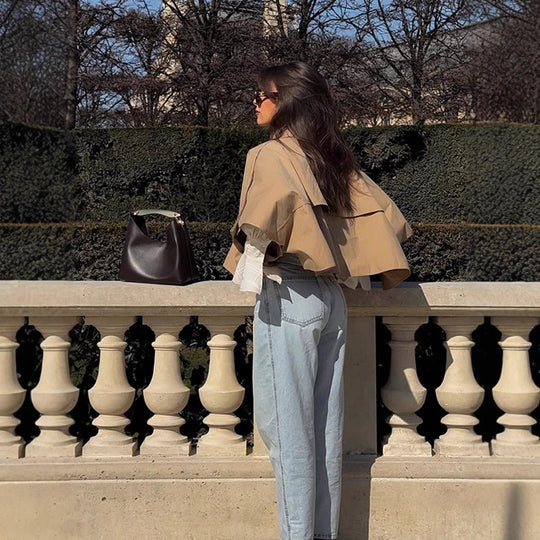 Damen modische capa-ähnliche Jacke mit schickem Knopfverschluss und voluminösen Ärmeln R&B