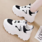 Damen Chunky Sneakers mit sportlichem Design und atmungsaktiver Obermaterialkombination