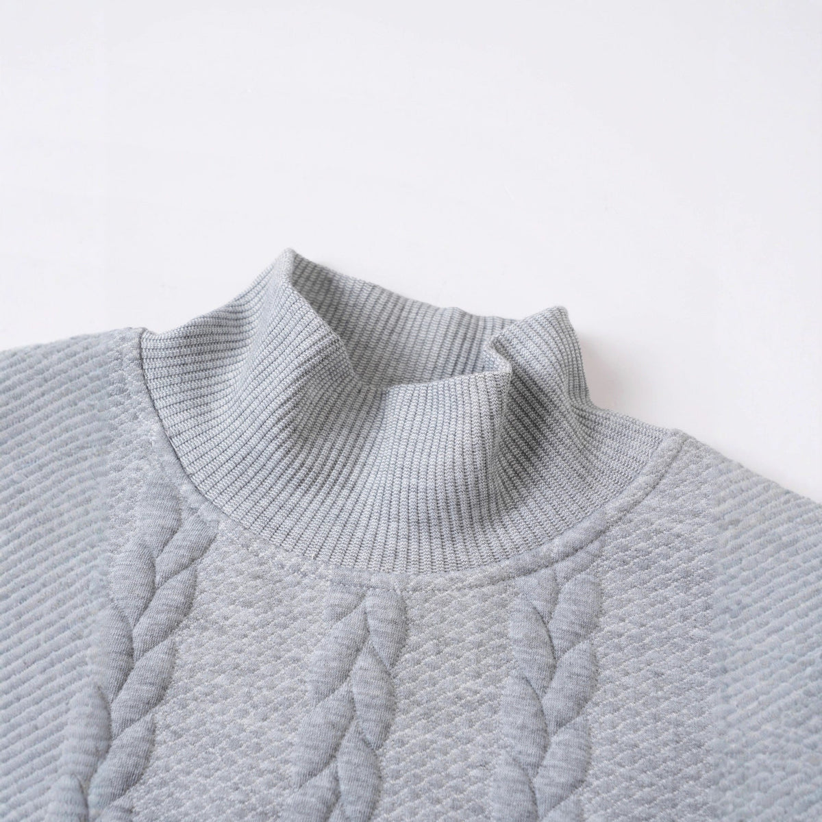 Herren modischer Strickpullover mit hohem Kragen und Zopfmuster R&B