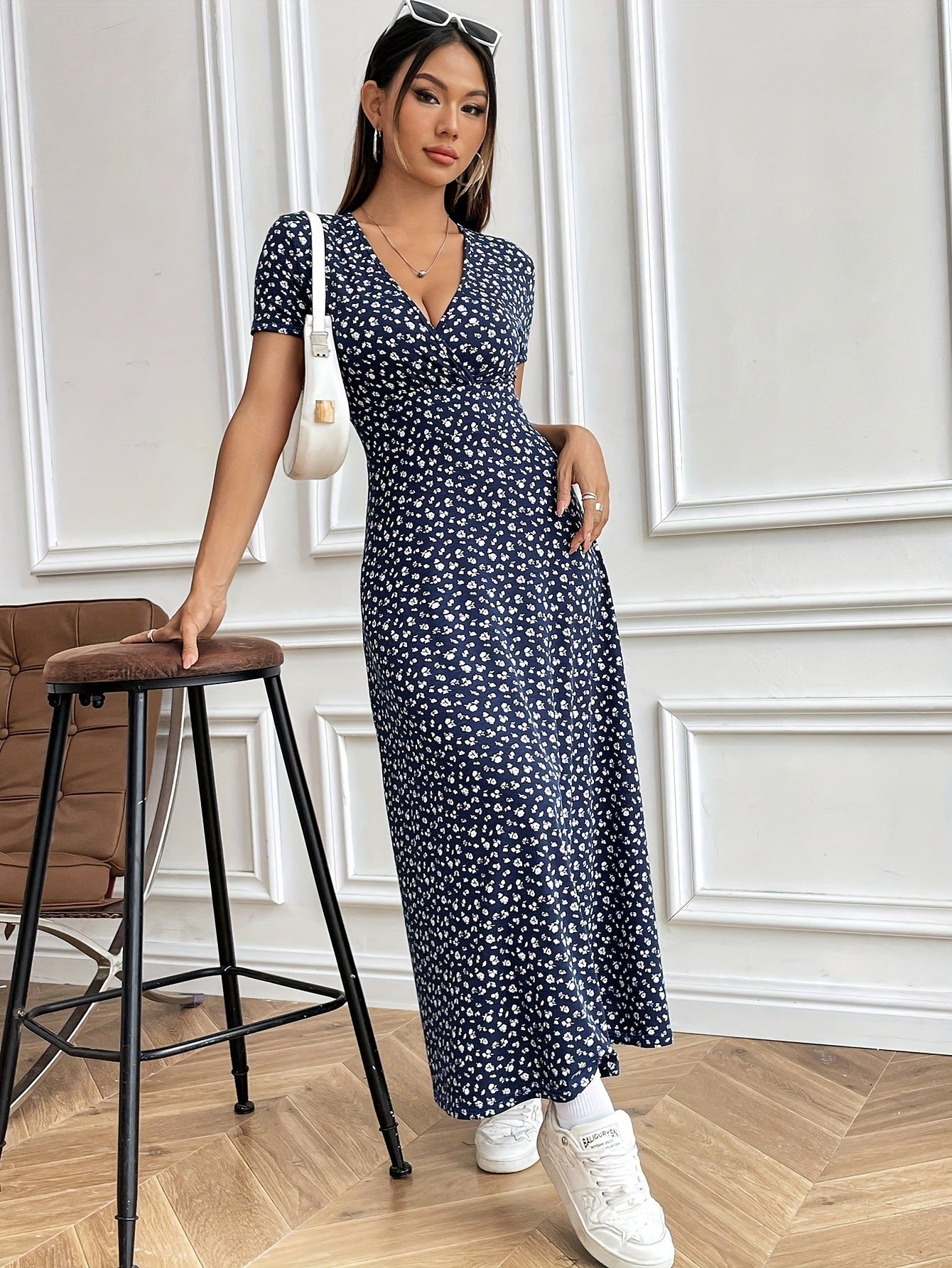Damen Maxikleid mit elegantem Wickelausschnitt und floralem Muster R&B