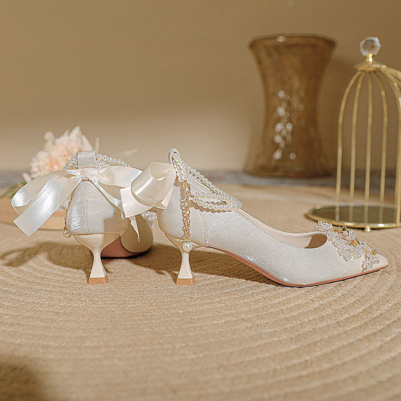 Damen elegante Spitzen-Pumps mit dekorativen Perlen-Details und Riemchen